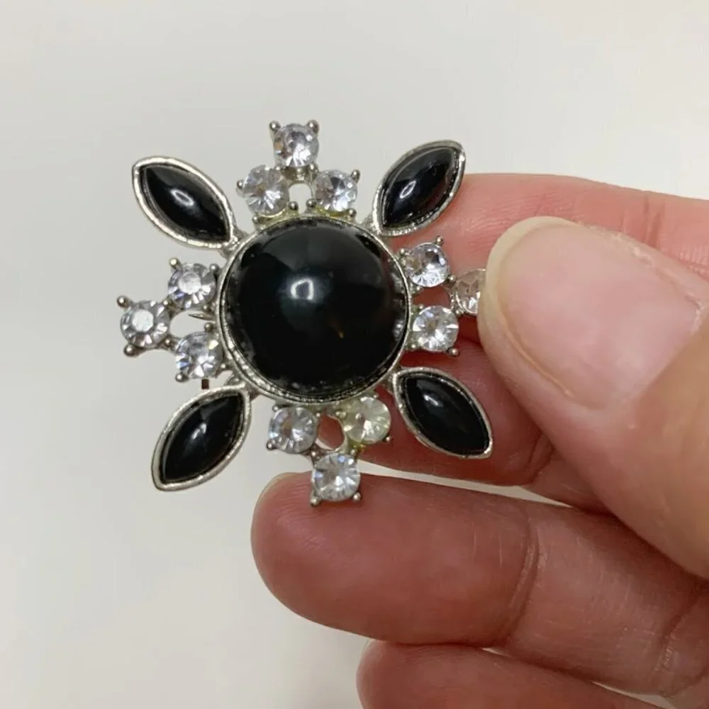 2 Floral Pins / Brooches